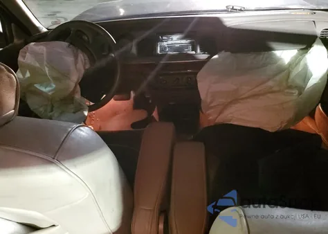 2000 Mercury Grand Marq z USA, uszkodzony, nr VIN 639727